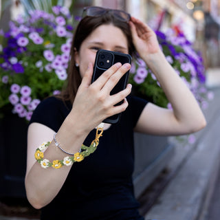 Daisy Wristlet Crocheted Hands-Free Wrist Strap