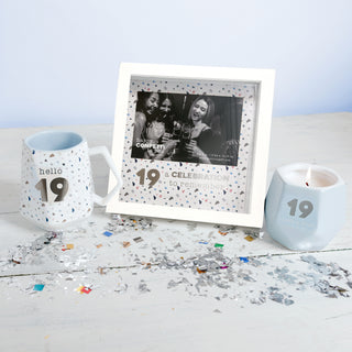 19 7.5" Shadow Box Frame (Holds 6" x 4" Photo)