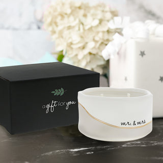 Mr. & Mrs. 8 oz - 100% Soy Wax Reveal Candle
Scent: Tranquility