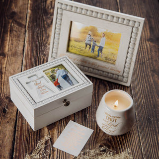 The Lord 6.5" x 5" Prayer Box with Photo Frame
(Holds 2.25" x 3.25" Photo)