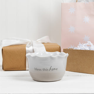 Bless This Home 11 oz - 100% Soy Wax Reveal Candle
Scent: Tranquility