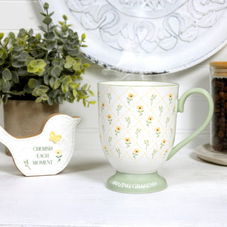 Amazing Grandma 13 oz Cup
